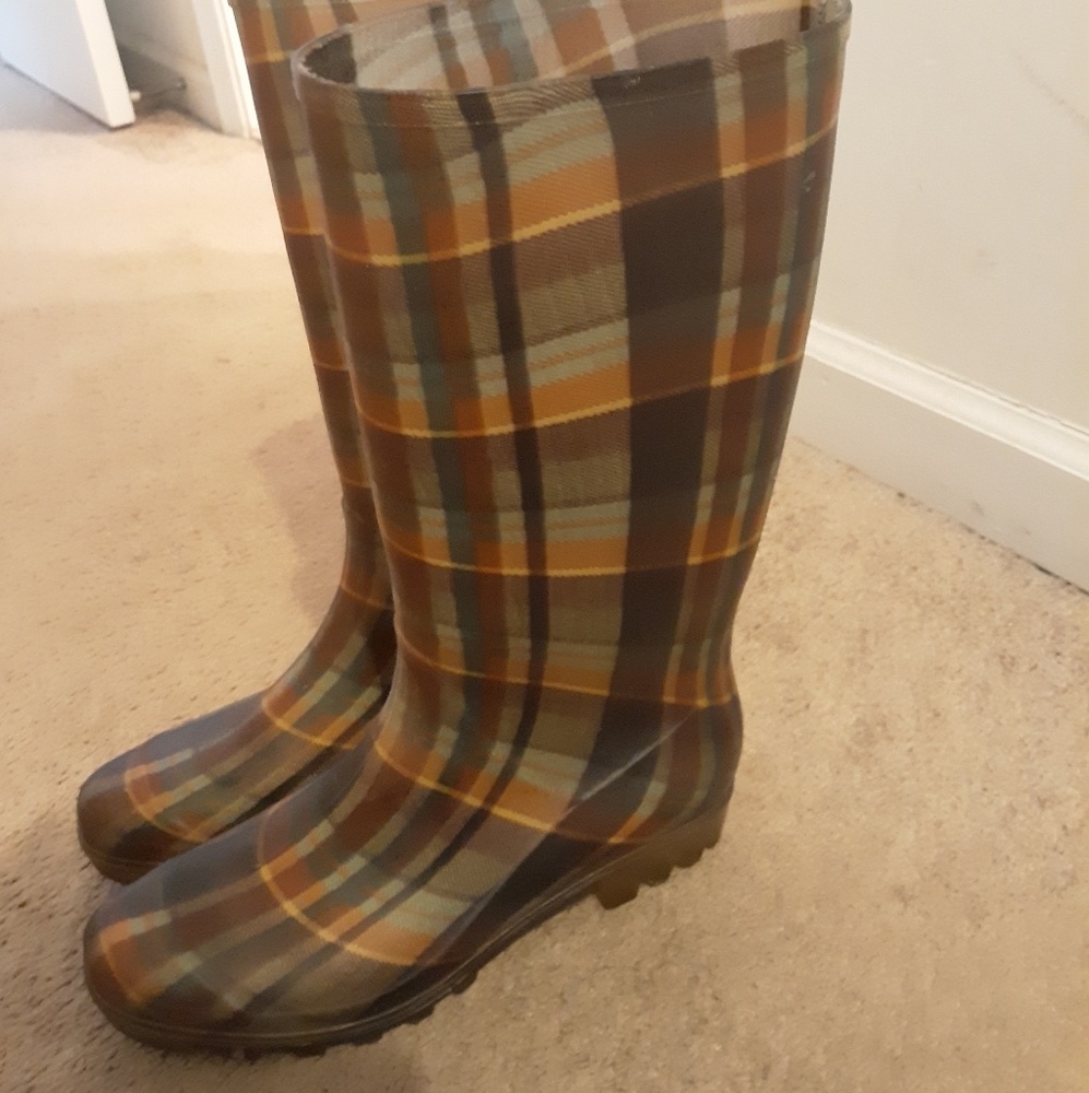 Rain boots